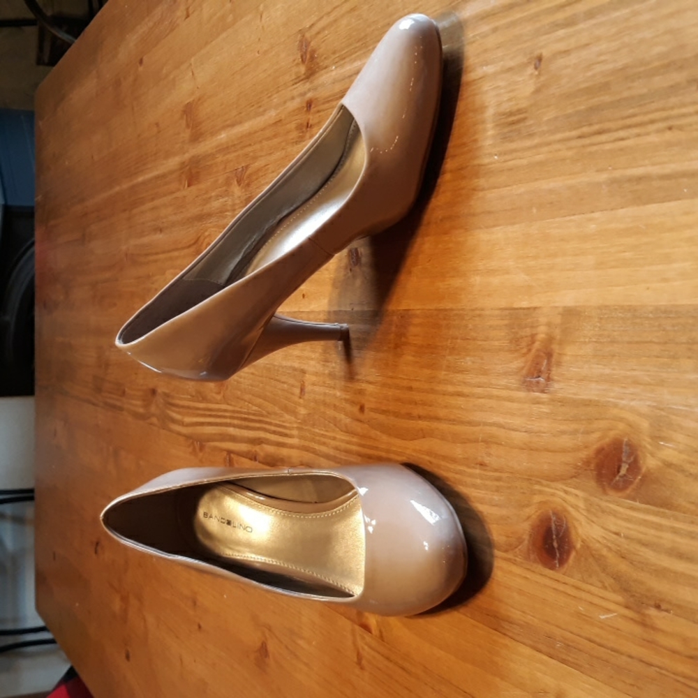 Bandolino BDCOURTEOUS pumps in LT NATURAL as. 9.5